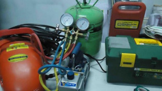 Bơm gas điều hòa chính hãng R22, R410 A giá rẻ tại nhà
